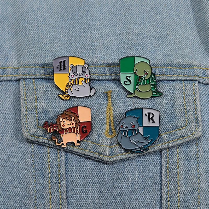 4pcs Cute Animal Shield Badge Pendant Metal Cartoon Accessories