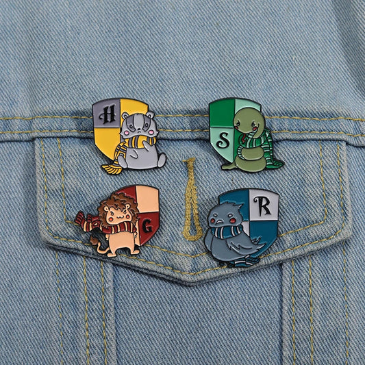 4pcs Cute Animal Shield Badge Pendant Metal Cartoon Accessories